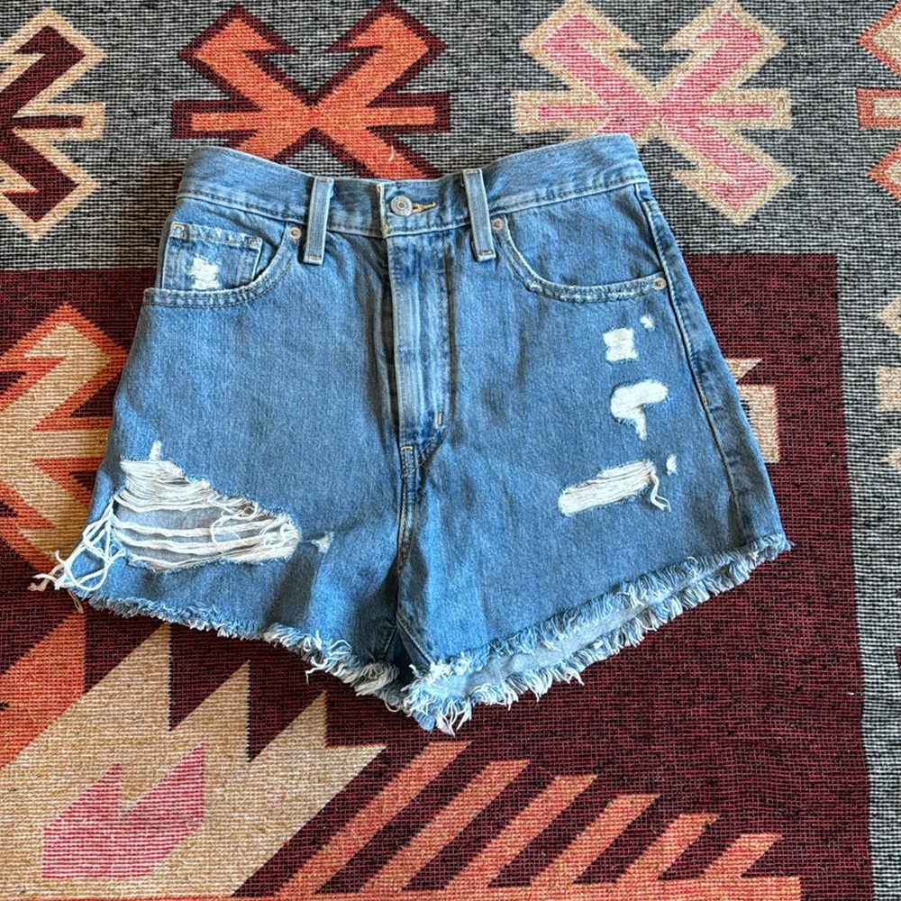 Levi’s High-Waisted Mom Shorts, Size 26